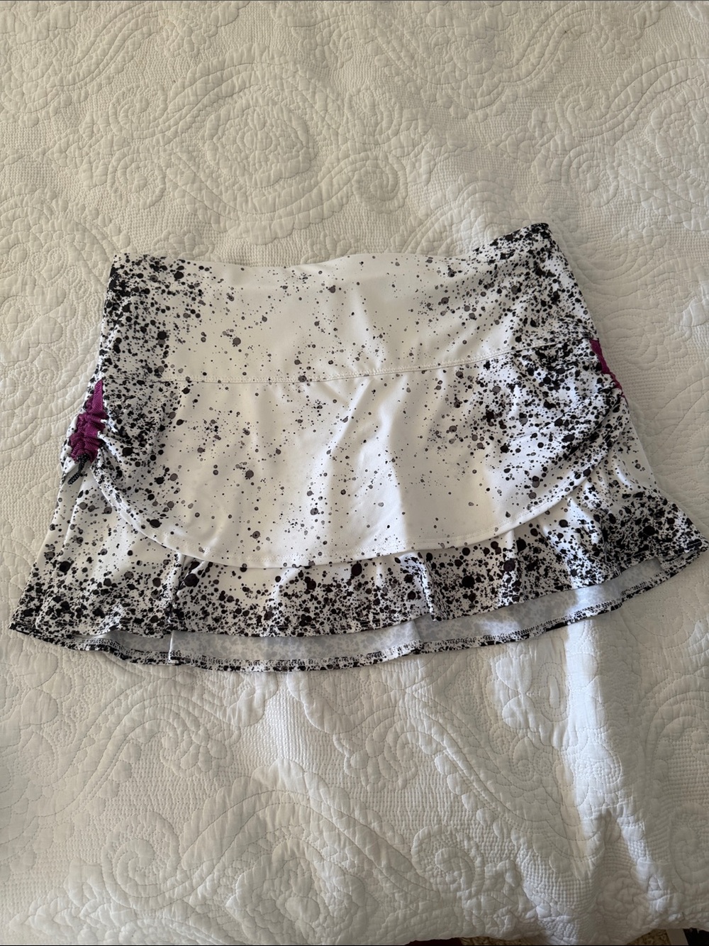 Lucky in love, black and white skort